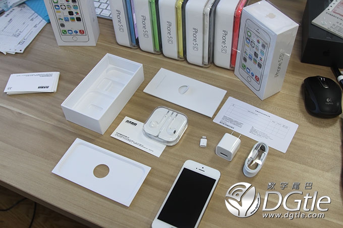 iPhone-5S-Unboxed